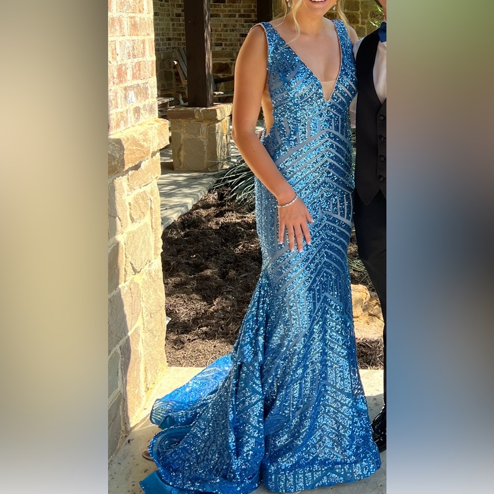 Jovani size 4 Sky Blue Full Length Sequin Prom Dress with Train.